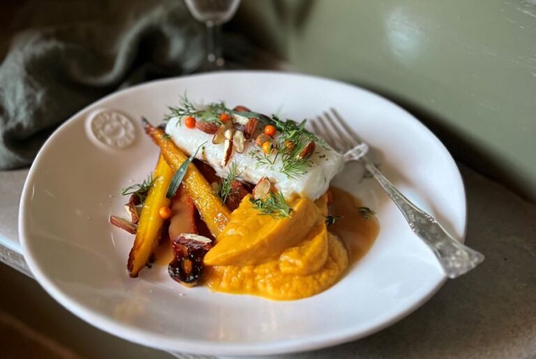 Lutfisk med rökigt tångsalt pumpa och smörad kycklingfond_2